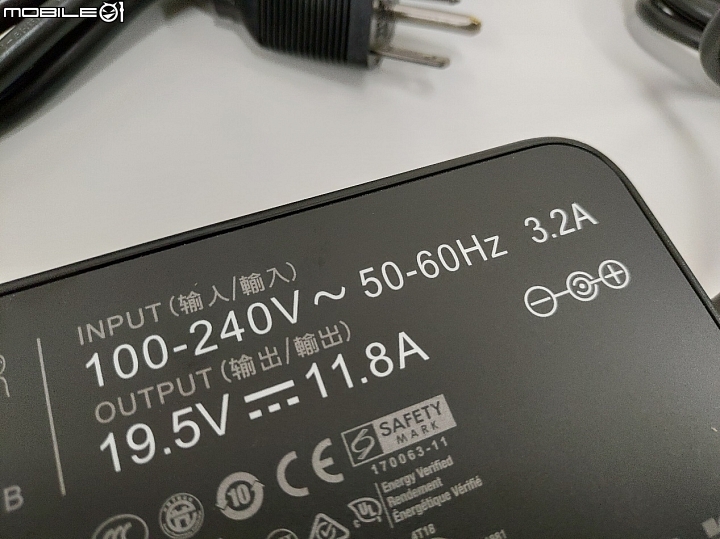 點我看大圖 華碩雙螢幕筆電 ZenBook Pro Duo UX581開箱