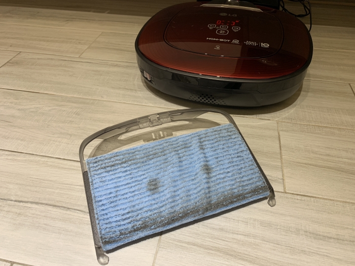 居家清潔小幫手，LG wifi濕拖板掃地機器人使用分享
