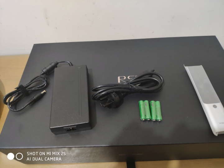 極米 Rs PRO 投影機開箱