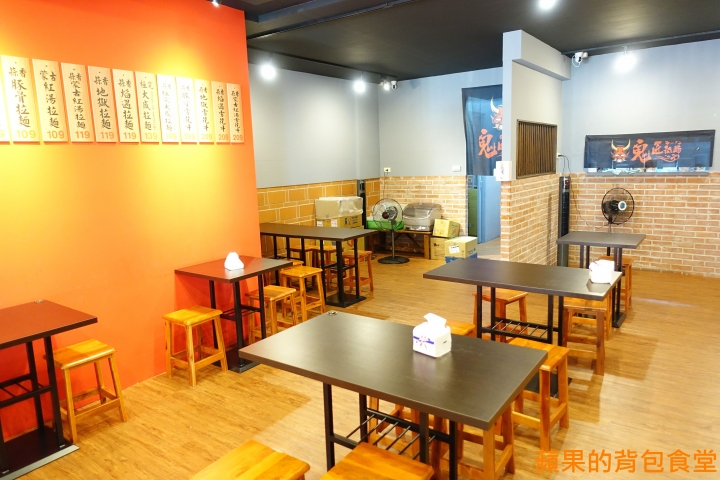 [食記] 台中北區 鬼匠拉麵-北平店 蒜香地獄雪花牛香麻夠勁 超大肋排現點現做 蝦爆了Q彈脆口 小菜多樣新鮮 台中美食