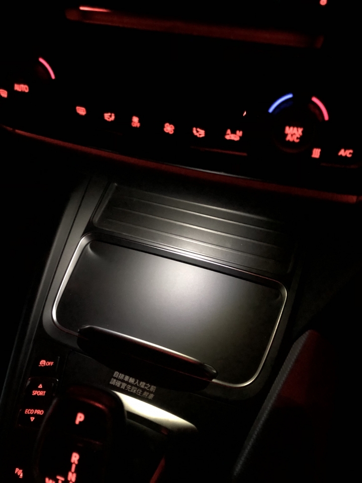 BMW 320i M Sport 超不專業室內燈增亮DIY