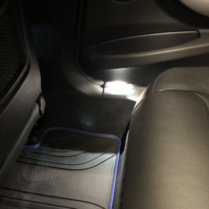 BMW 320i M Sport 超不專業室內燈增亮DIY
