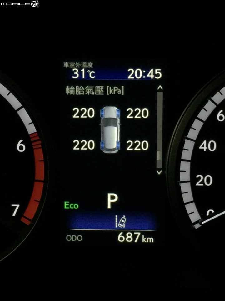 NX300 F Sport 原廠冷胎壓建議值220kPa  /32 psi測試 - 20190822