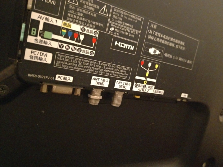 電視喇叭破音...幫我~~推薦cp值高不要太貴電視音響