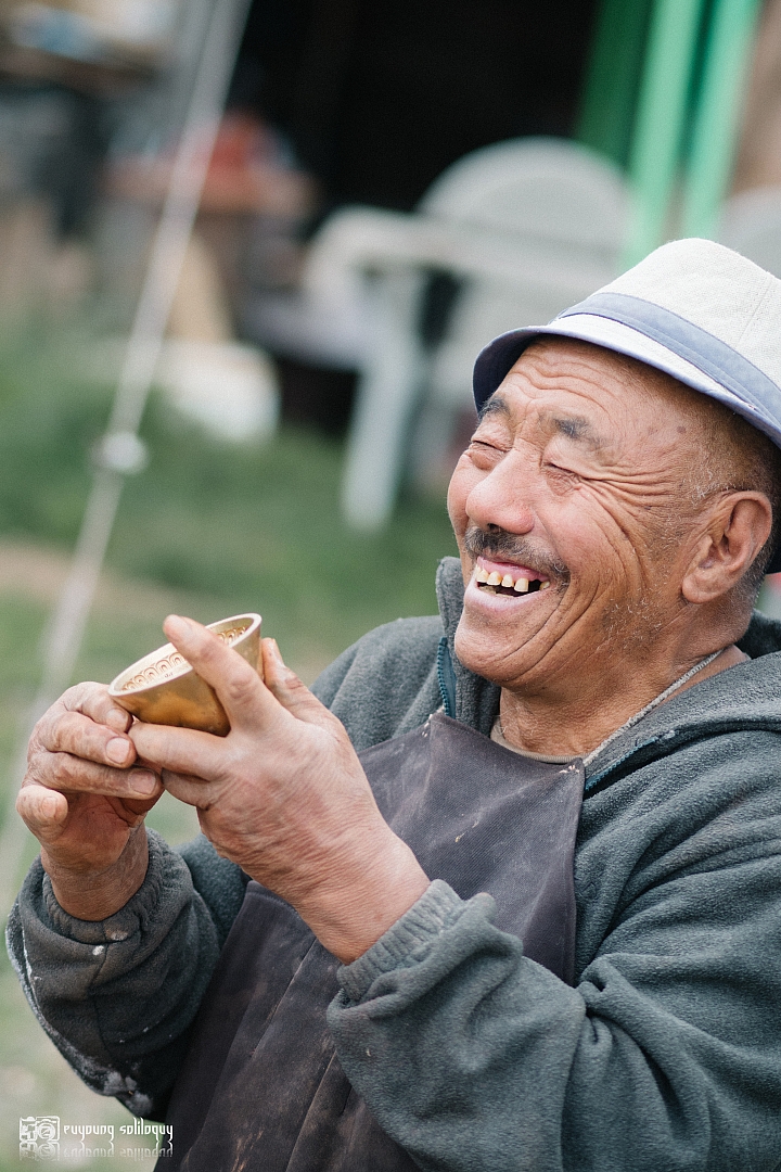 點我看大圖 她說天涯若是卷底片:離天空那麼近的地方
