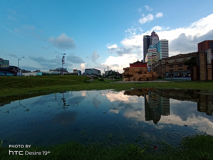 HTC Desire 19+三鏡頭 厲害