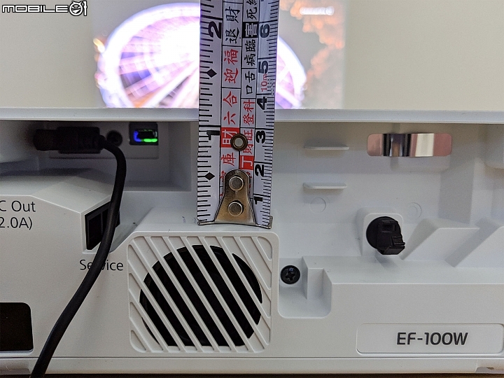 Epson EF-100自由視移動光屏 和電視互補的好搭檔