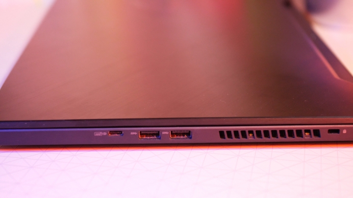 [圖+影] ASUS ROG Zephyrus S GX502 使用心得  -  輕便與效能兼具