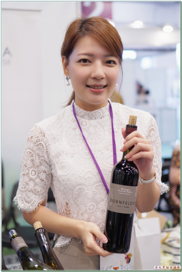 【2019台北精緻酒展 】美酒加美女,一定要去喝喝逛逛,消暑又解渴
