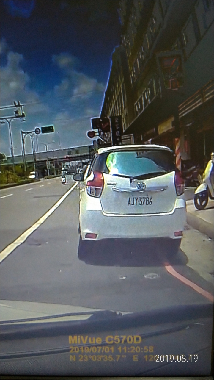 不舉發理由百百種，路口紅線臨停篇