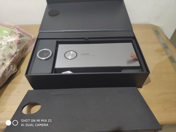 極米 Rs PRO 投影機開箱