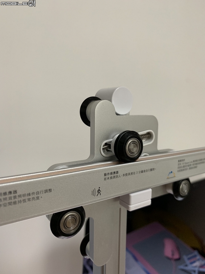 《Dyson Lightcycle™檯燈》看見更好的選擇！