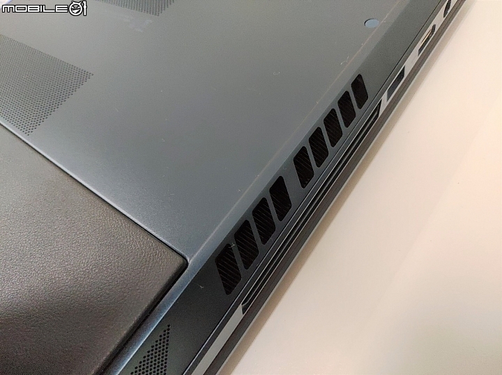 點我看大圖 華碩雙螢幕筆電 ZenBook Pro Duo UX581開箱