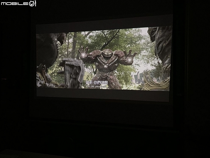 [新機開箱] 易用隨行投影 ViewSonic M1+ 無線藍芽微型投影機