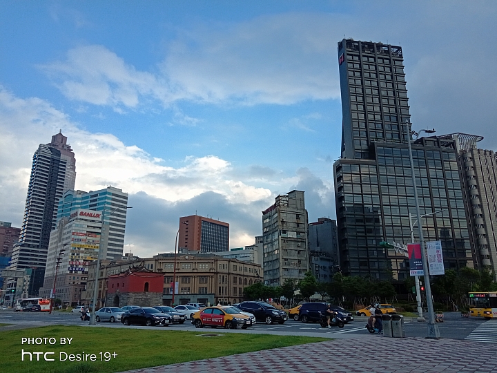 HTC Desire 19+三鏡頭 厲害