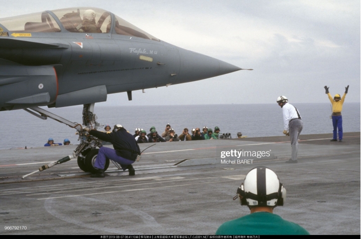 陣風戰機1993年原型上艦測試