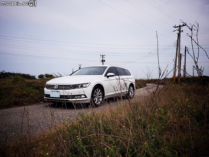 純白潔淨的Passat Variant