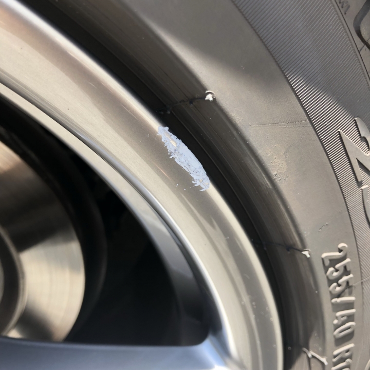 BMW 320i M Sport 輪框刮傷噴漆修復DIY