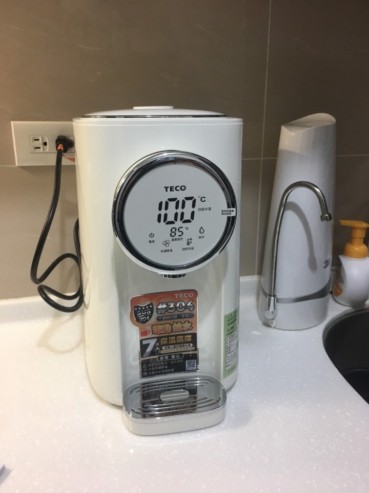 [開箱]東元TECO 5L簡約美型 智能溫控 熱水瓶 YD5201CBW