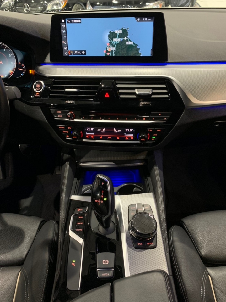 2017 BMW530I XDRIVE 抬頭顯示 電吸門  智慧頭燈