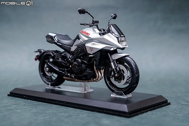 【開箱】SUZUKI 現代武士刀 KATANA 參上！1/12  Aoshima 青島文化教材社組裝完成品開箱！