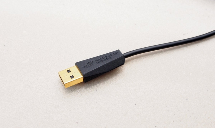 行動軍火庫 ASUS ROG STRIX SCAR III 電競筆電
