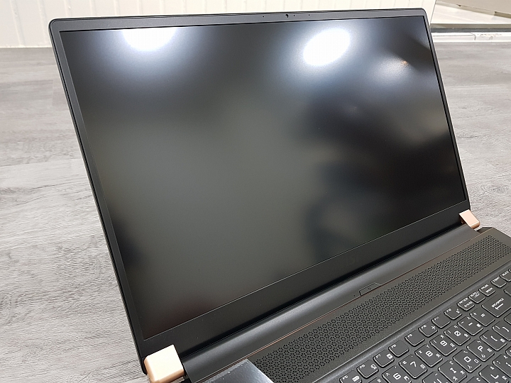 【小宅開箱】MSI GS75 Stealth 9SD 輕薄大型遊戲筆電，不犧牲效能