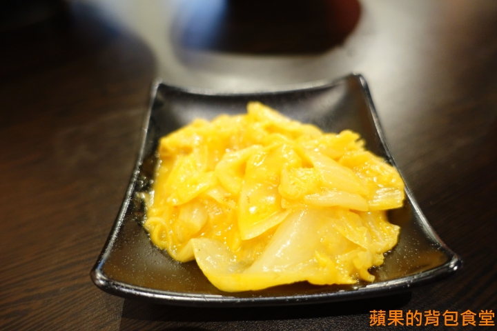 [食記] 台中北區 鬼匠拉麵-北平店 蒜香地獄雪花牛香麻夠勁 超大肋排現點現做 蝦爆了Q彈脆口 小菜多樣新鮮 台中美食