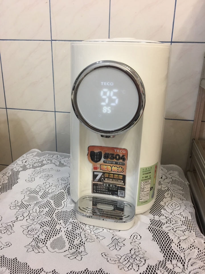 [開箱]東元TECO 5L簡約美型 智能溫控 熱水瓶 YD5201CBW
