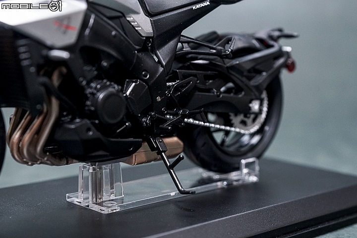 【開箱】SUZUKI 現代武士刀 KATANA 參上！1/12  Aoshima 青島文化教材社組裝完成品開箱！