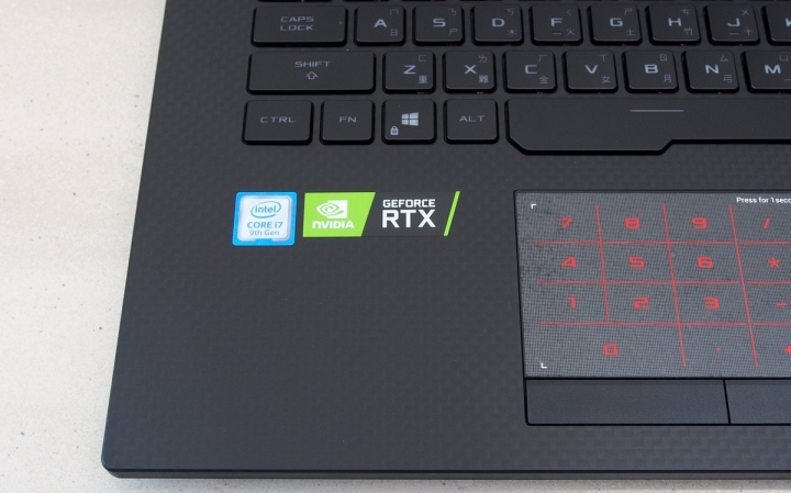 行動軍火庫 ASUS ROG STRIX SCAR III 電競筆電