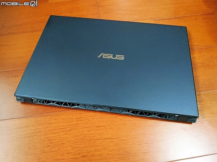 點我看大圖 窄邊框類電競筆電ASUS X571星夜黑開箱