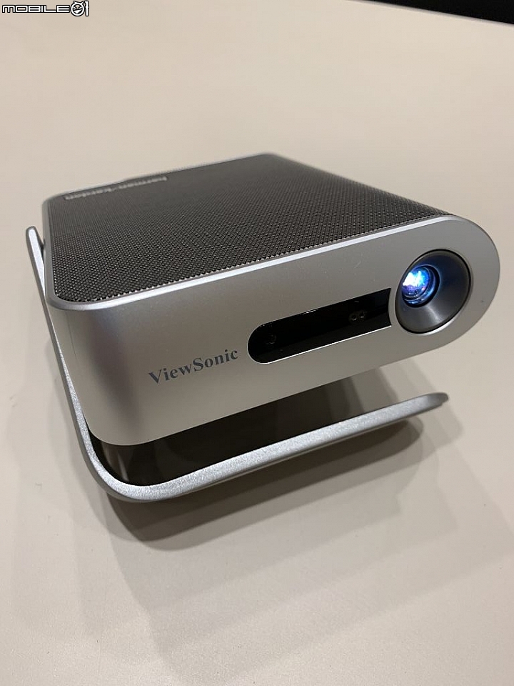 [新機開箱] 易用隨行投影 ViewSonic M1+ 無線藍芽微型投影機