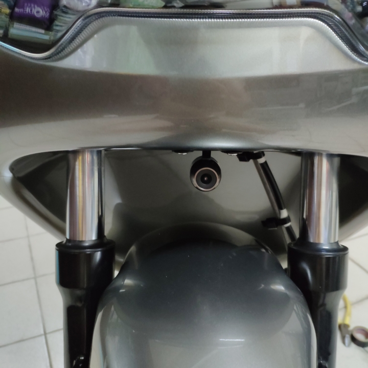 iE125 自行加裝前後分離式鏡頭行車紀錄器(只要拆馬桶座)