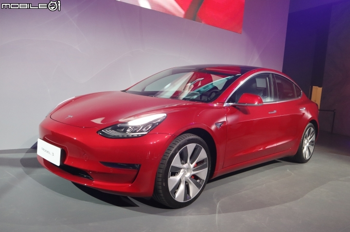 【採訪】三車型等級、155.99萬元起,Tesla Model 3正式在台灣正式發表!