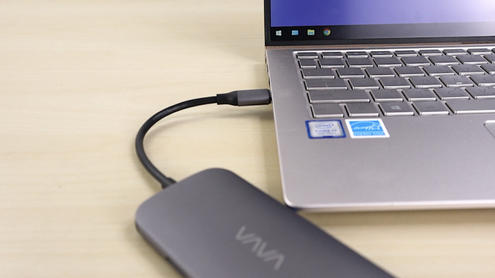 開箱 VAVA 八合一 USB Type C hub 圓潤輕薄中仍有 HDMI 與網路孔