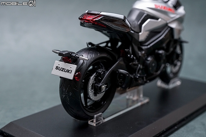 【開箱】SUZUKI 現代武士刀 KATANA 參上！1/12  Aoshima 青島文化教材社組裝完成品開箱！