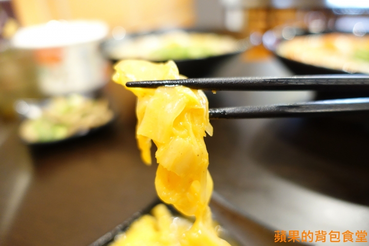 [食記] 台中北區 鬼匠拉麵-北平店 蒜香地獄雪花牛香麻夠勁 超大肋排現點現做 蝦爆了Q彈脆口 小菜多樣新鮮 台中美食