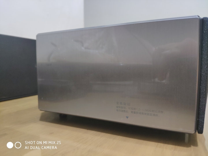 極米 Rs PRO 投影機開箱