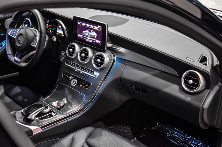 2016 C300AMG 4MATIC 黑色 23P 停車輔助  4傳輪傳動 雙魚眼  CPO認證