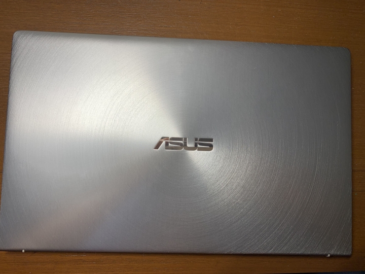 Asus zenbook UX433F