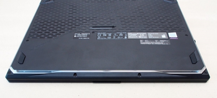 行動軍火庫 ASUS ROG STRIX SCAR III 電競筆電