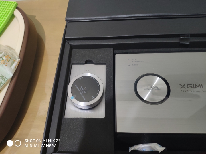 極米 Rs PRO 投影機開箱