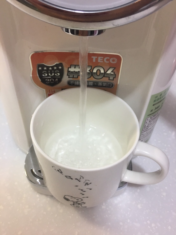 [開箱]東元TECO 5L簡約美型 智能溫控 熱水瓶 YD5201CBW