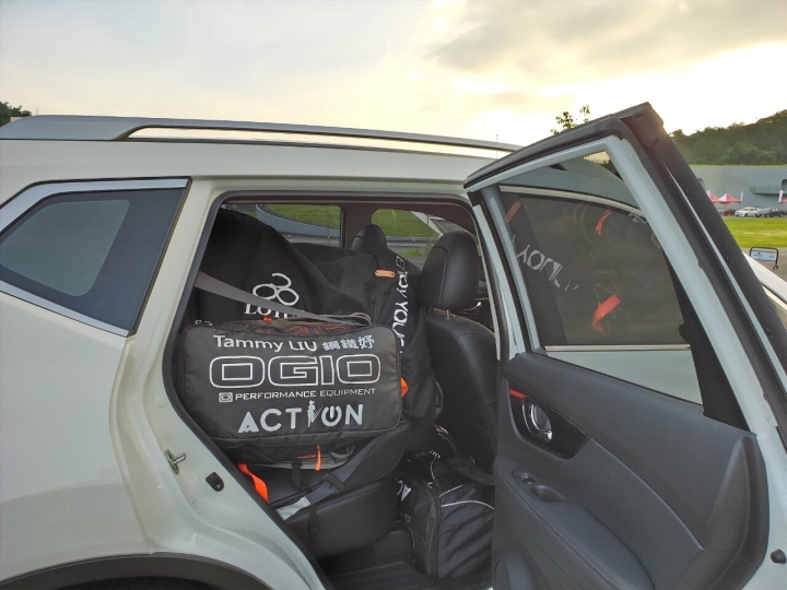 【心得】NISSAN X-TRAIL 與 A.C.T Action 練習三鐵去。