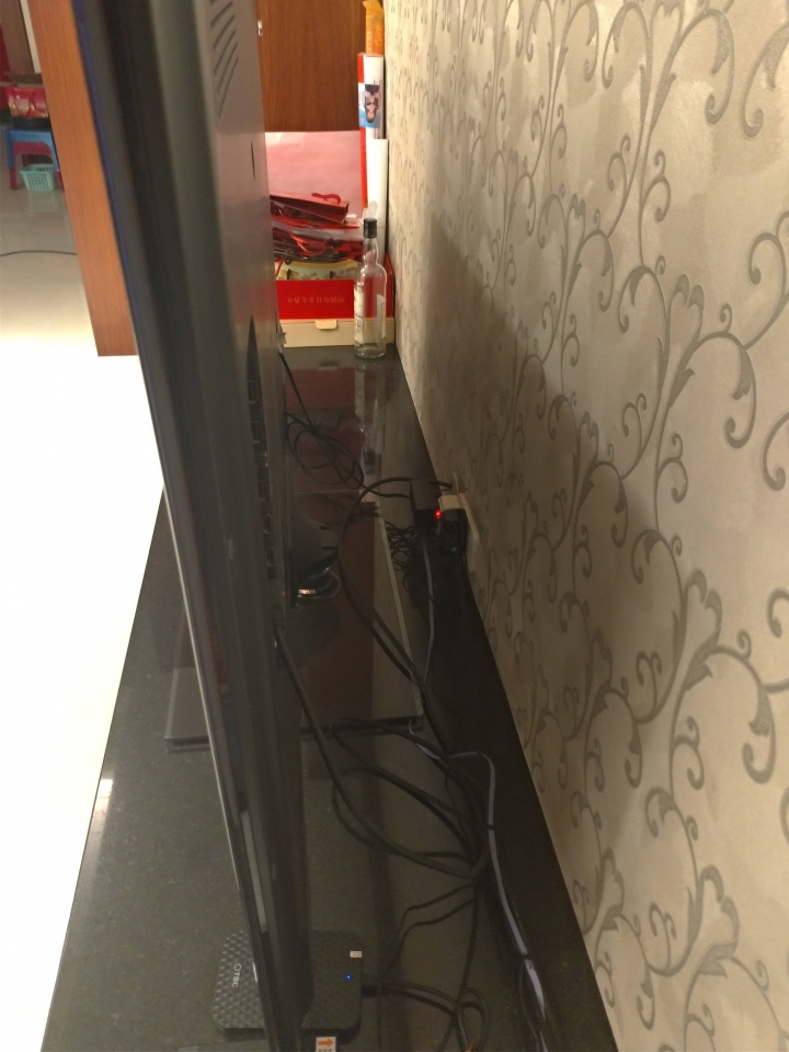 電視喇叭破音...幫我~~推薦cp值高不要太貴電視音響