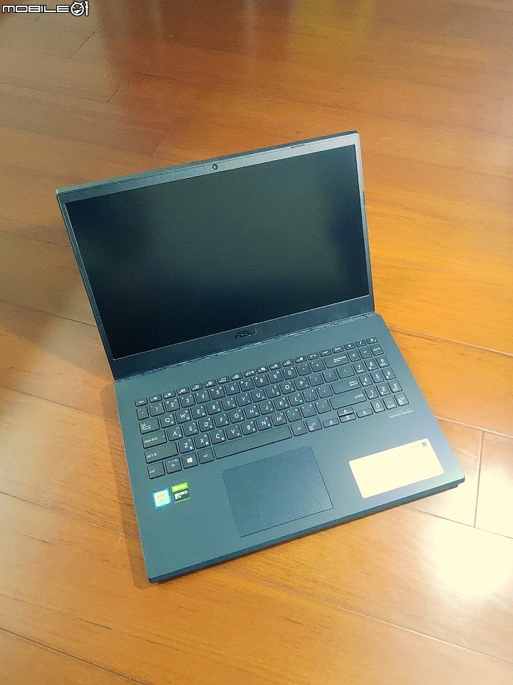點我看大圖 窄邊框類電競筆電ASUS X571星夜黑開箱