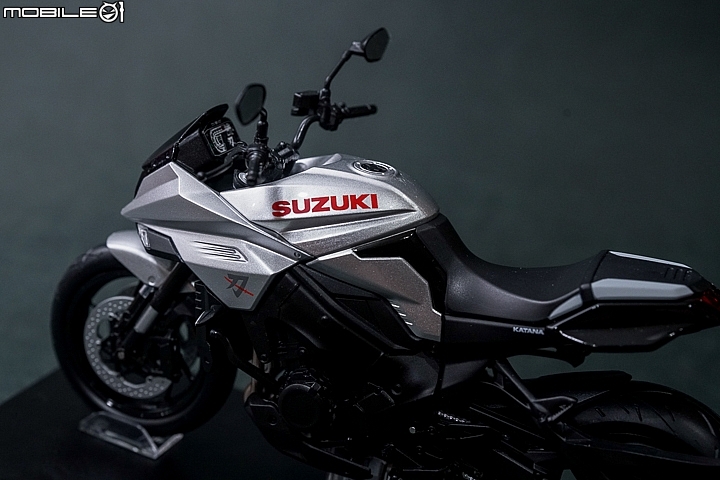 【開箱】SUZUKI 現代武士刀 KATANA 參上！1/12  Aoshima 青島文化教材社組裝完成品開箱！