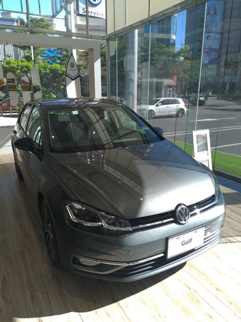 預算百萬賞掀背車馬三跟Golf的感受