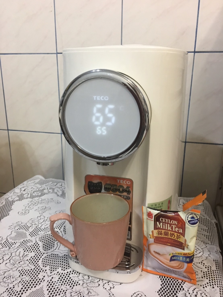 [開箱]東元TECO 5L簡約美型 智能溫控 熱水瓶 YD5201CBW